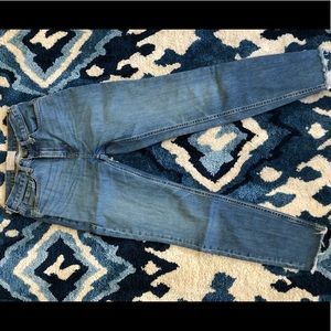 Raw hem skinny jeans